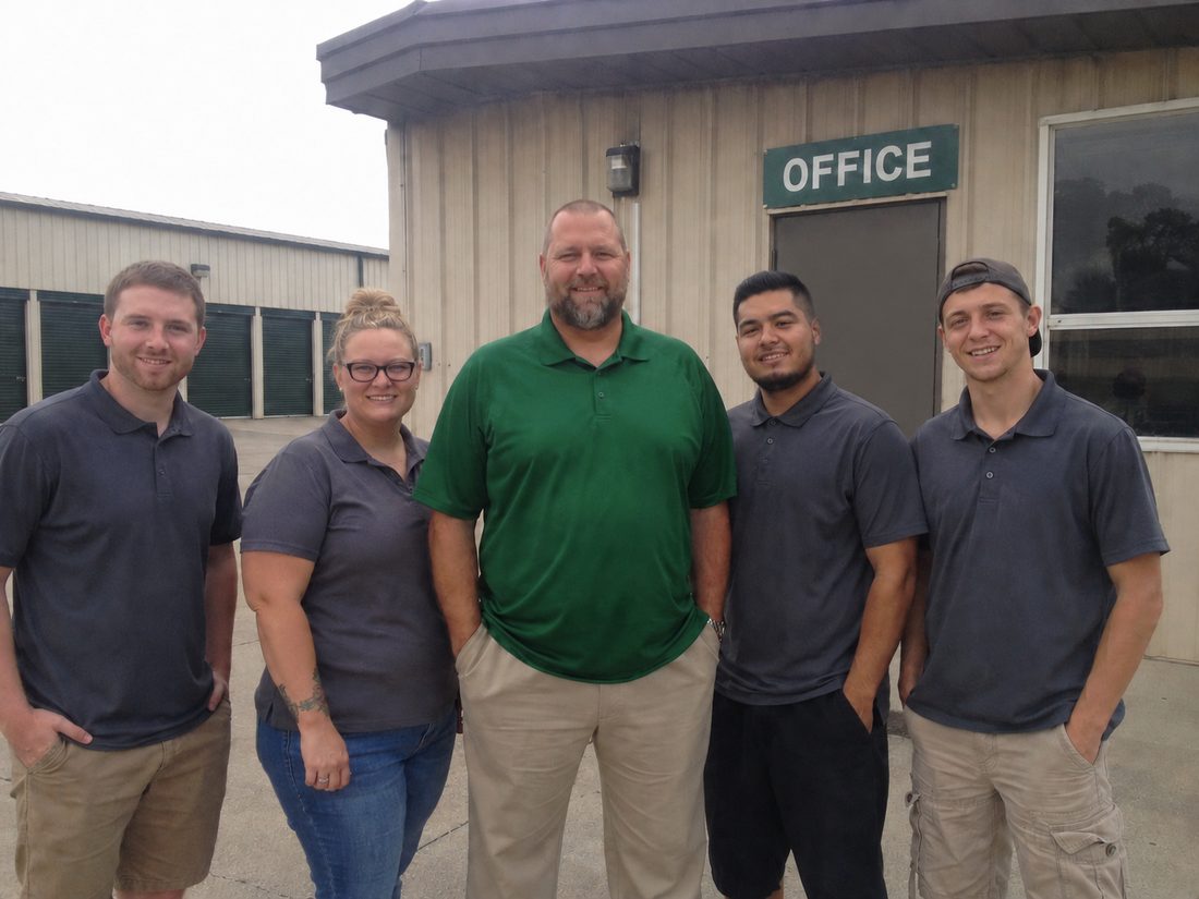 Pest control professionals in Houston, TX